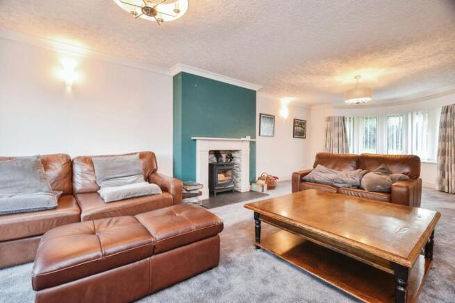 4 bed Detached for sale Image 10