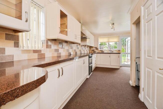 3 bed Not Specified for sale Image 8