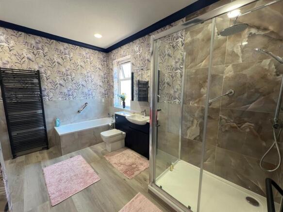 3 bed Detached Bungalow for sale Image 12