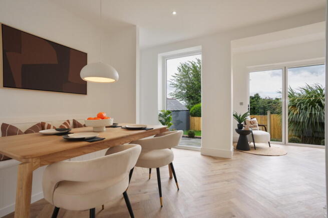 4 bed Semi-Detached for sale Image 6