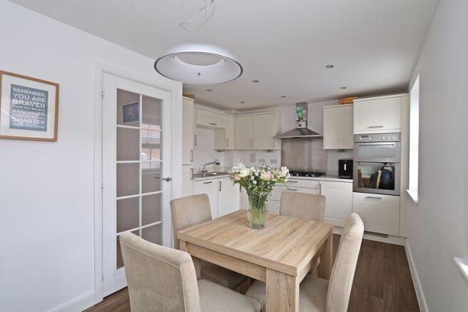 Kitchen/Dining...