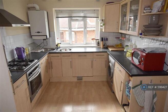 Spacious Large Kitchen With Amenities