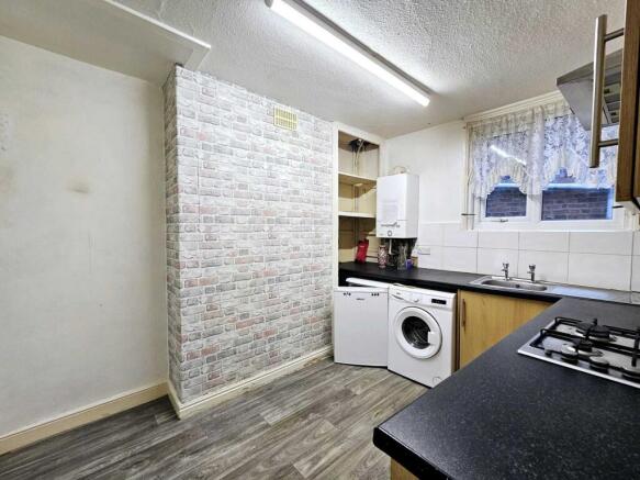 2 bed Maisonette for sale Image 4