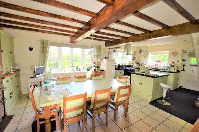 Diner/Kitchen