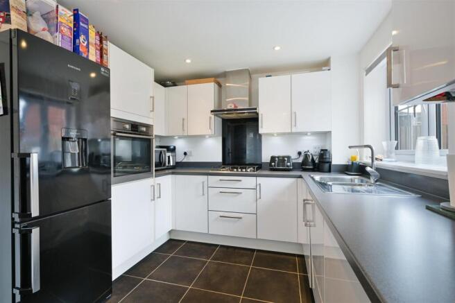 PRESTON MANOR ROAD, 81- (12).jpg