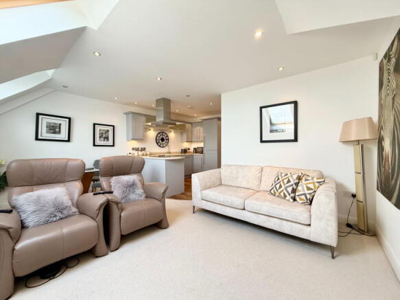 2 bed Apartment for sale Image 7