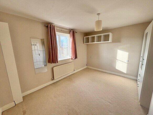 3 bed Semi-Detached to rent Image 4