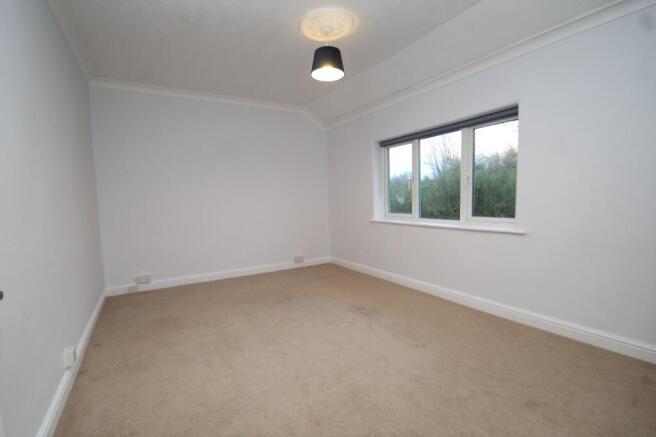 3 bed Terraced to rent Image 7