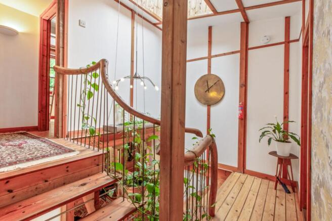 5 bed Terraced for sale Image 10
