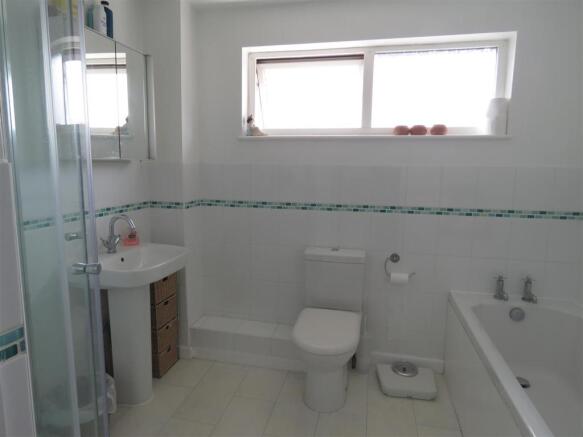 Bathroom.JPG
