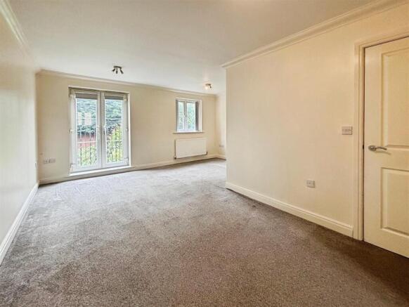 4 bed Town House for sale Image 4