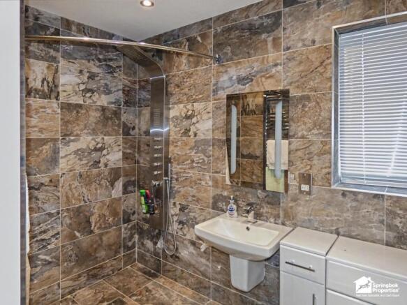 3 bed Semi-Detached for sale Image 12