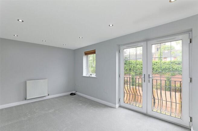 3 bed Town House for sale Image 10