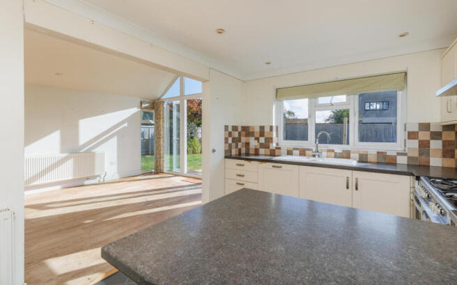 Yaverland Close, Sandown photo 4