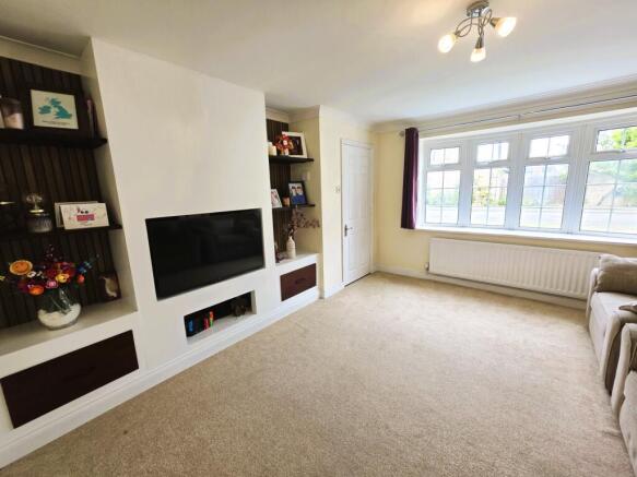 4 bed Detached for sale Image 6