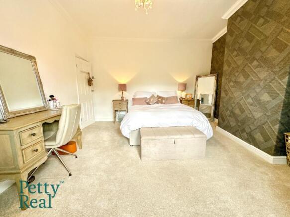 3 bed Terraced for sale Image 10