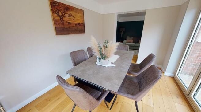 KITCHEN/DINING ROOM