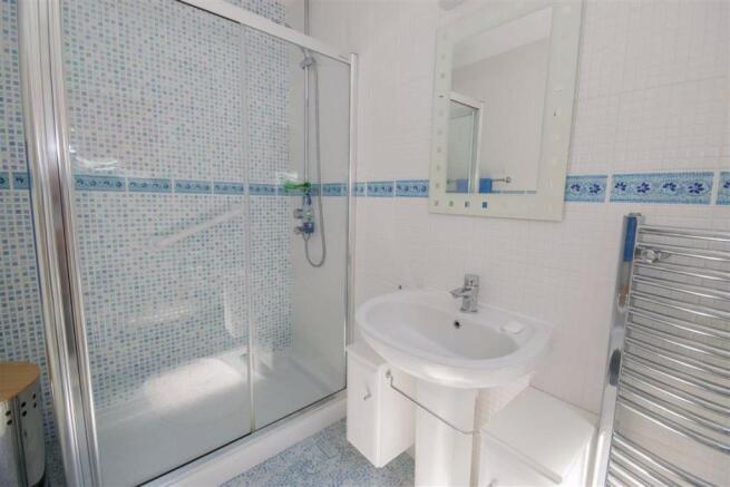 EN SUITE