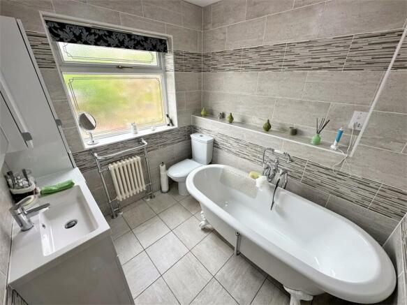 En-Suite Bathroom 656