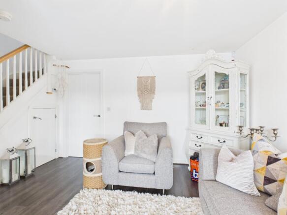 CAM03729G0-PR0143-STILL004