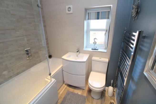 Family Bathroom / WC