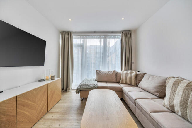 1420653-16-69a166...