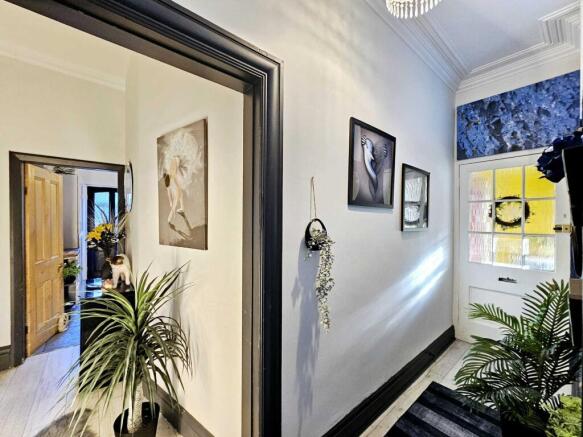2 bed Flat for sale Image 10