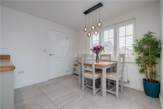 3 bed Semi-Detached for sale Image 9