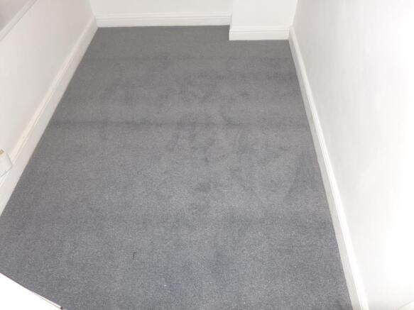 2 bed House to rent Image 6