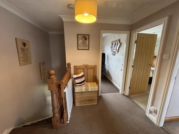 4 bed Detached for sale Image 10
