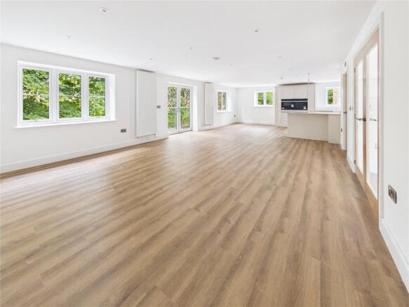 4 bed Detached for sale Image 4