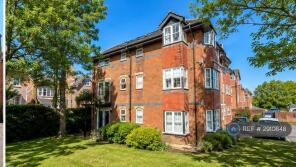 Flat 6, 11 Ashdown House, Sydney Road, Guildford GU1 3LL