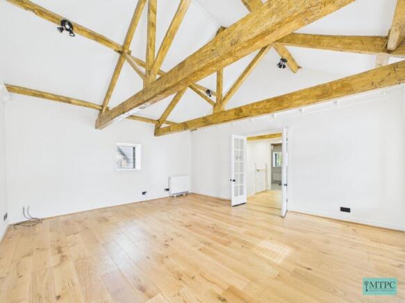 4 bed End of Terrace to rent Image 10