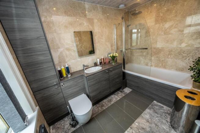 2 bed Terraced for sale Image 5
