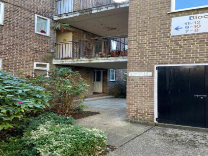 Baron Court, Reading, Berkshire, RG30