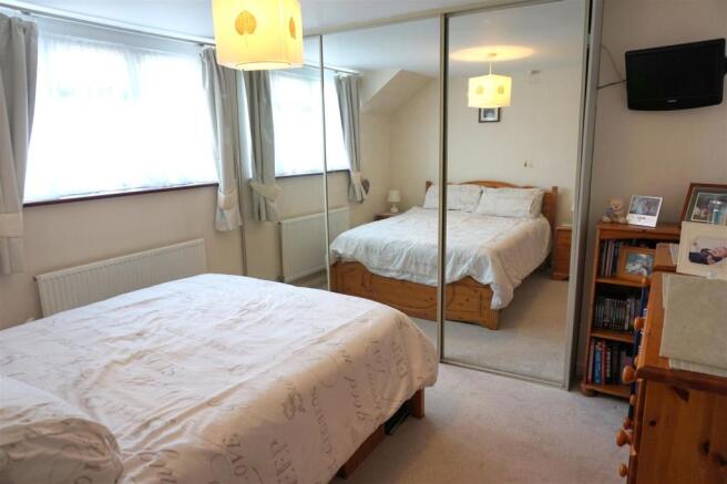 Bedroom 1.JPG