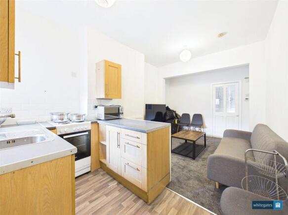 2 bed Apartment for sale Image 6