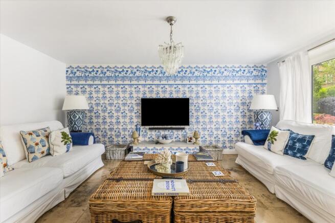 4 bed Detached for sale Image 6