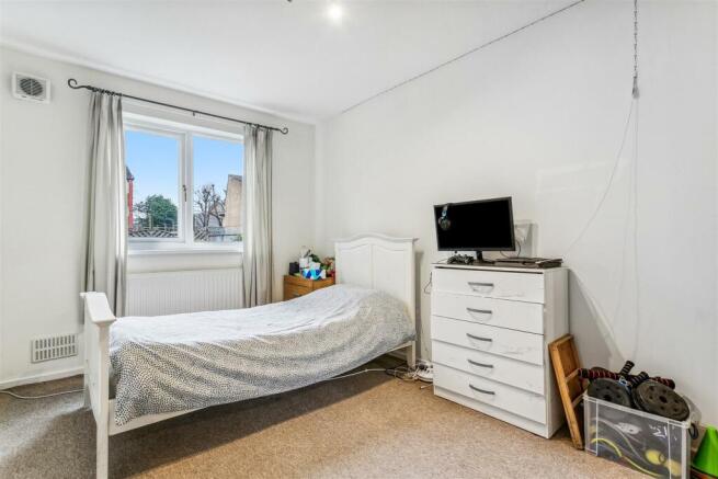 Arnott Close, W4 - FOR SALE