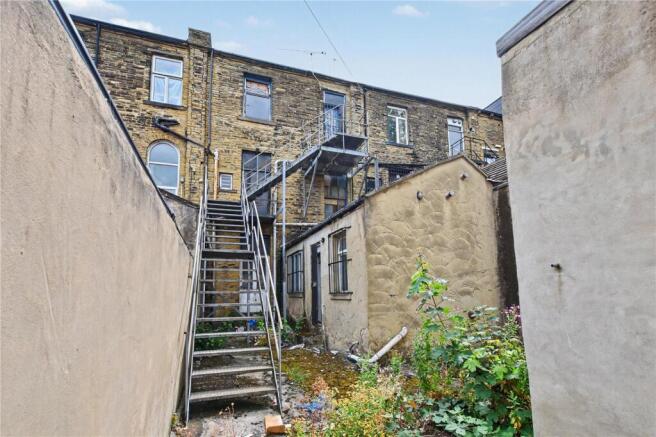 6 bed Terraced for sale Image 2