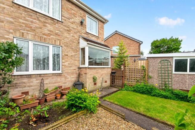 3 bed Semi-Detached for sale Image 8