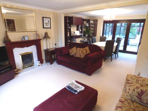DINING THRU LOUNGE