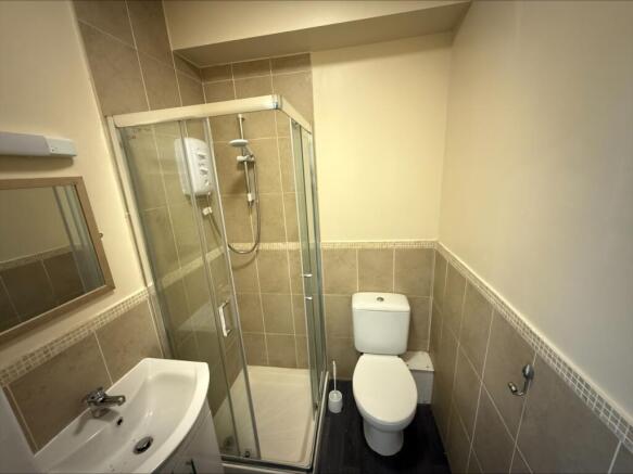 Studio to rent Image 3
