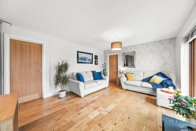 3 bed Detached for sale Image 8