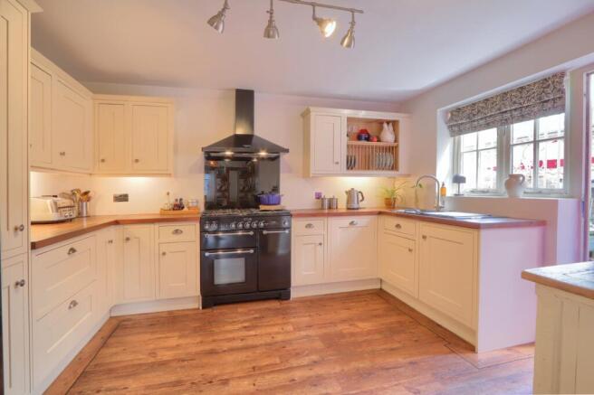 2 bed Detached for sale Image 5