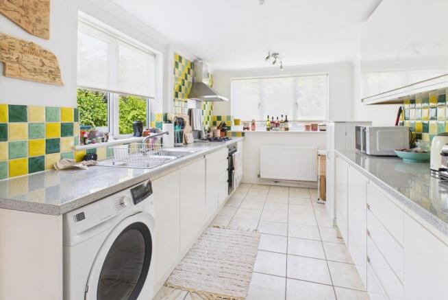 CAM02545G0-PR0440-STILL006