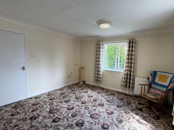 2 bed Flat for sale Image 5