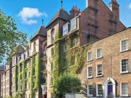 Flat 4, Dunstan Houses, Stepney Green, London E1 3JH