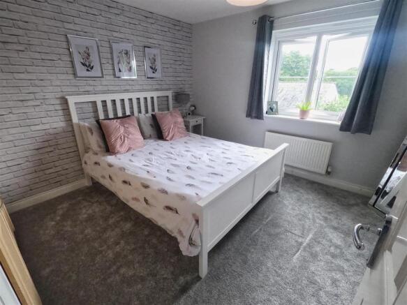 Bedroom 1.jpeg