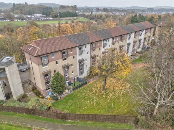 35 Lulworth Court Dundee-2.JPG